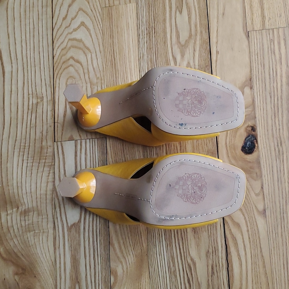 [SOLD] Vince Camuto Averessa Mules - Picture 6 of 6